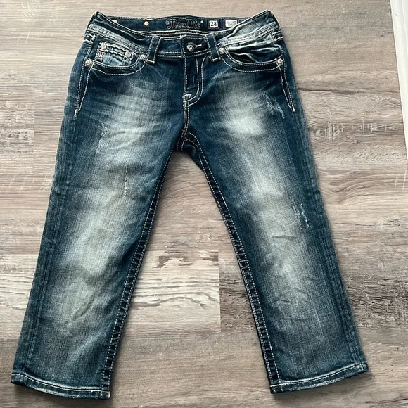 Miss Me Womens Size 28 Easy Capri Studded Denim Blue Jeans - Picture 1 of 8